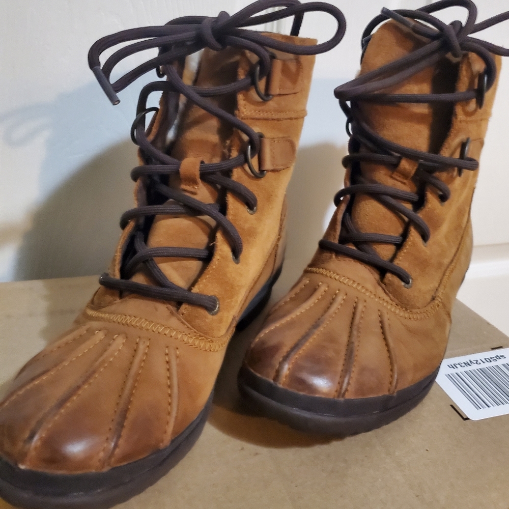 Ugg brown Duck Boots 7.5